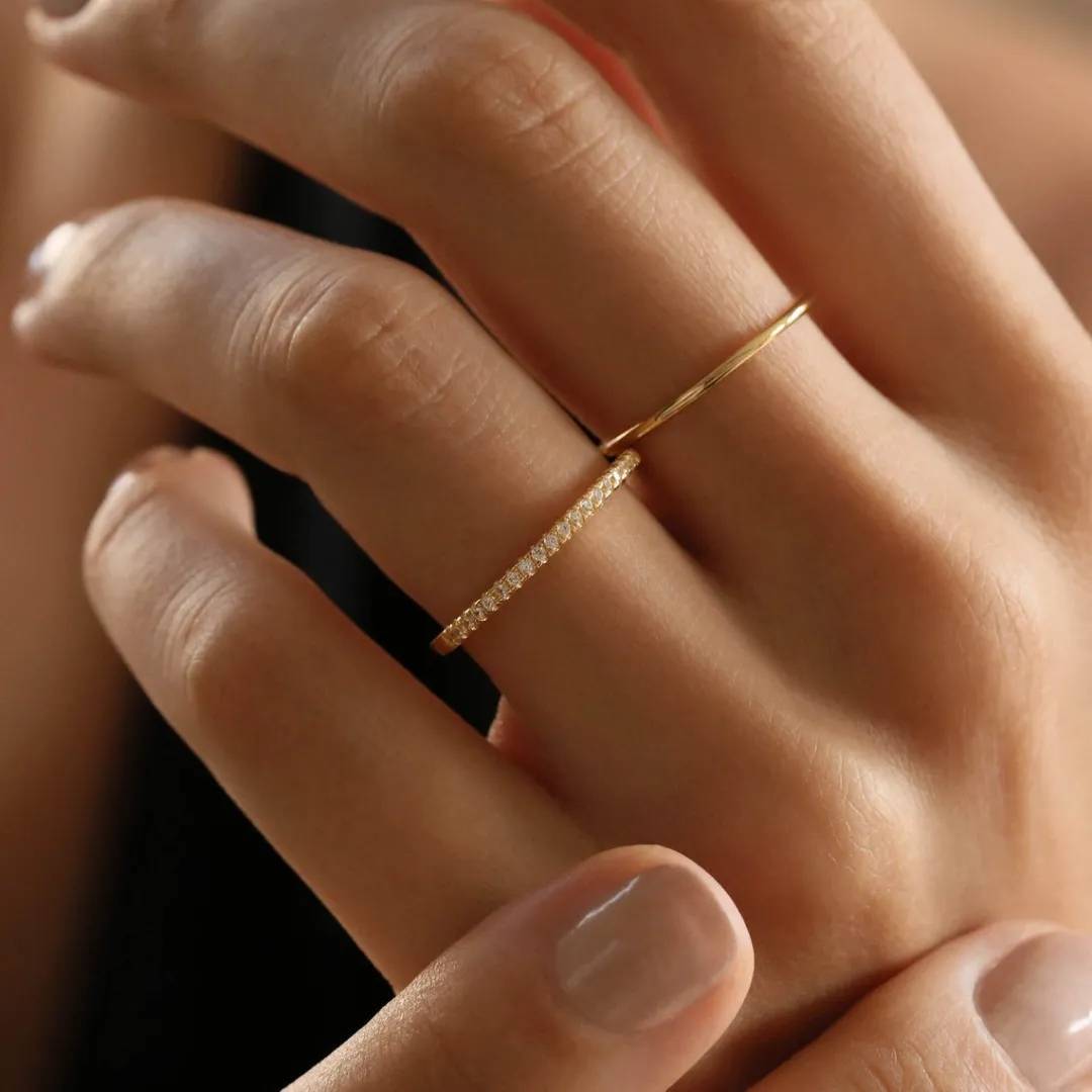 /public/photos/live/Thin Half-Eternity Moissanite Band-1075 (2).webp